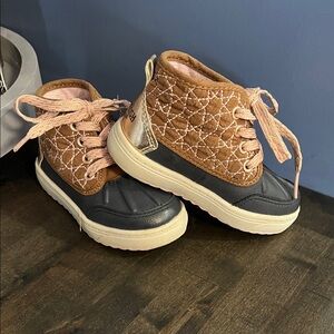 OshKosh B'gosh Brown and Navy Duck Style Boots